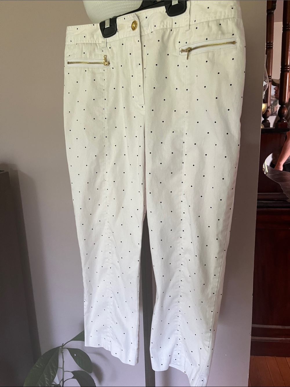 Jones New York White Stretch Pants with Navy Dot Accent And Gold Hardware